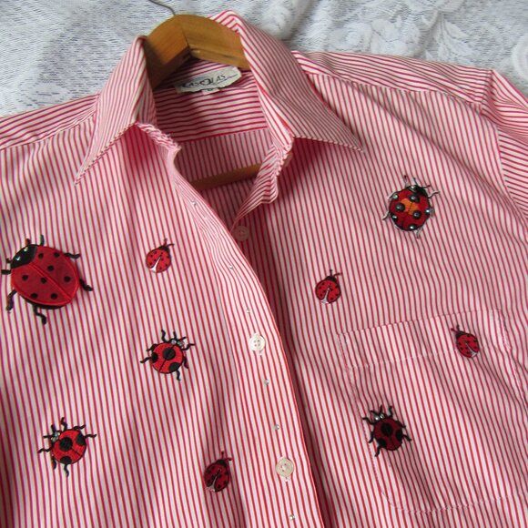 Las Olas Women’s Red White M Shirt Ladybug Embroidery Bling Button Pinstripe - Picture 4 of 10